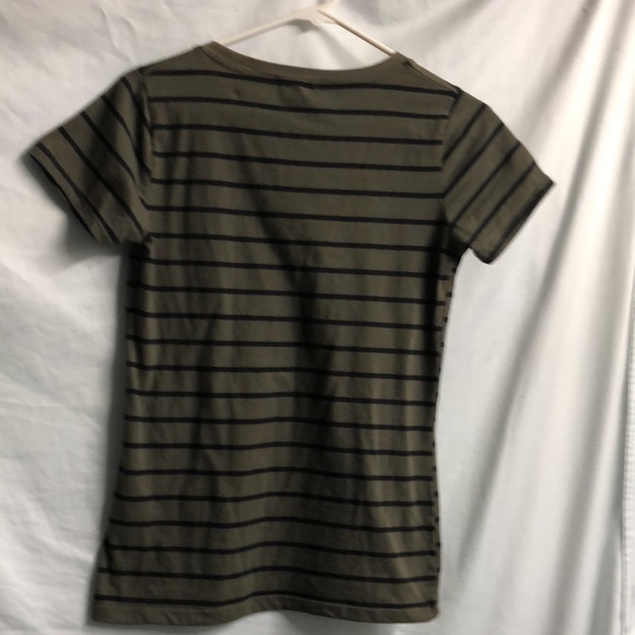 Heart and hips, large olive green, black striped V-neck T-shirt juniors wuc - Picture 8 of 9